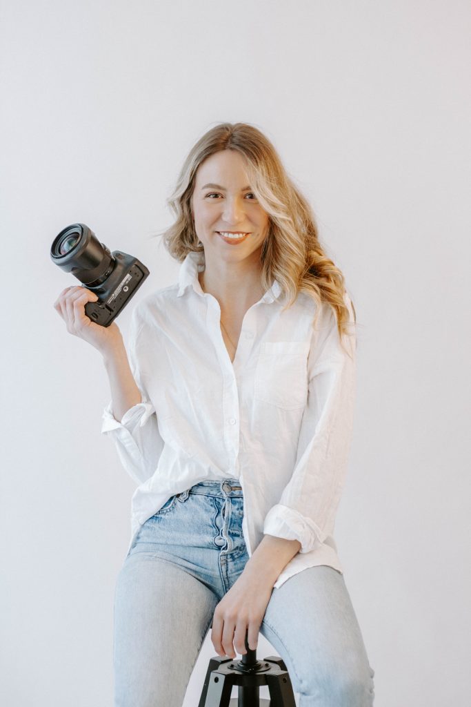 Denise Schümann als Liebenow Fotografie in ihrem Fotostudio in Lüdenscheid