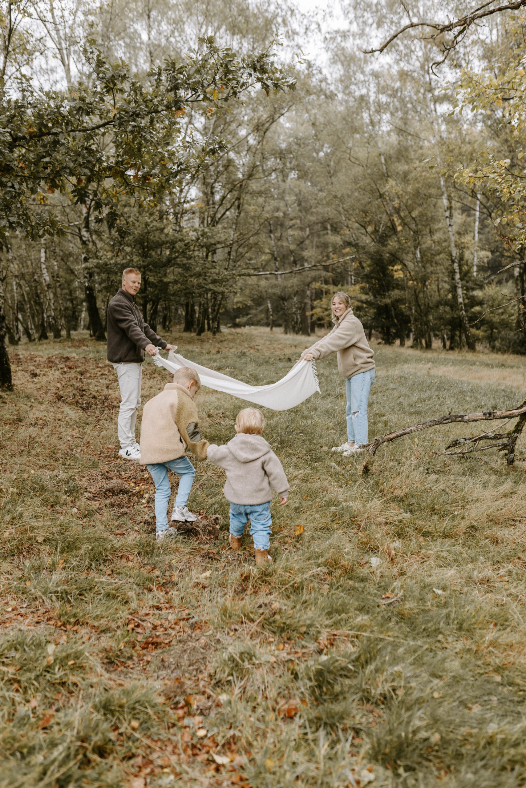 Familie bei einem Spaziergang am Ochsenweg