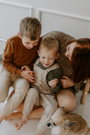 Portrait einer Familie aus Plettenberg bei einem Shooting im Studio Lüdenscheid